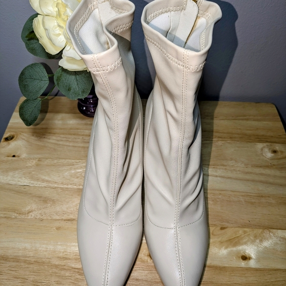 So Me Bone Wooden Heel - Picture 3 of 4